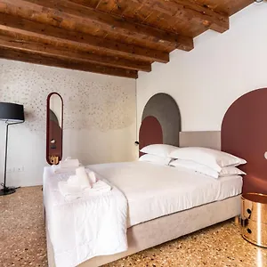  Apartment Palazzo Miracoli
