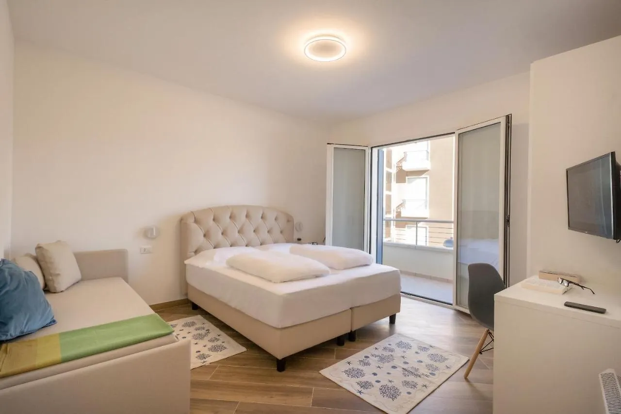 Ferrari Apartments Levante Caorle 0*,